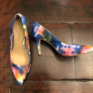 BCBGeneration Floral Pumps